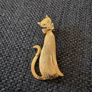 Gold tone Cat Brooch pin